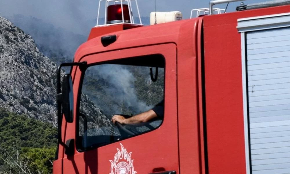 Συναγερμός στην Κρήτη: Μεγάλη φωτιά στον Άστρικα Κολυμβαρίου